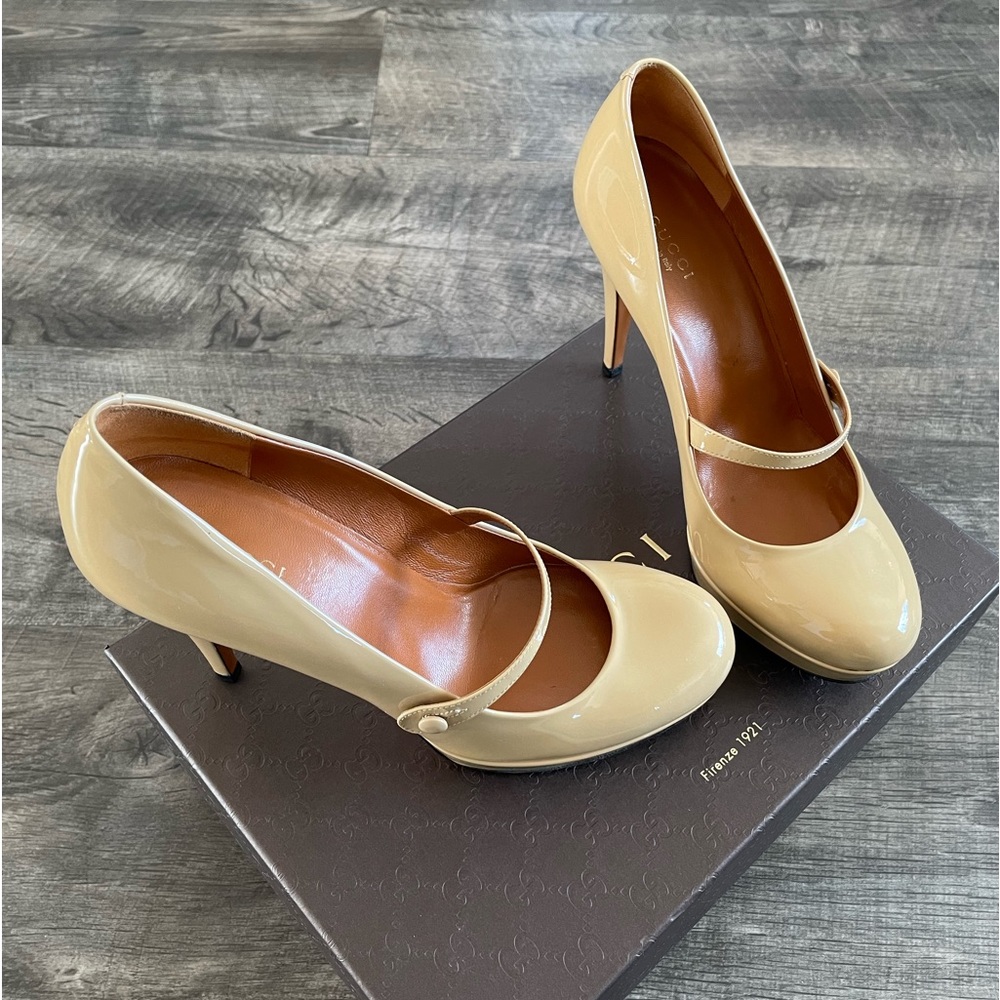 Gucci Tan Heels Sleek Design - Picture 4 of 16